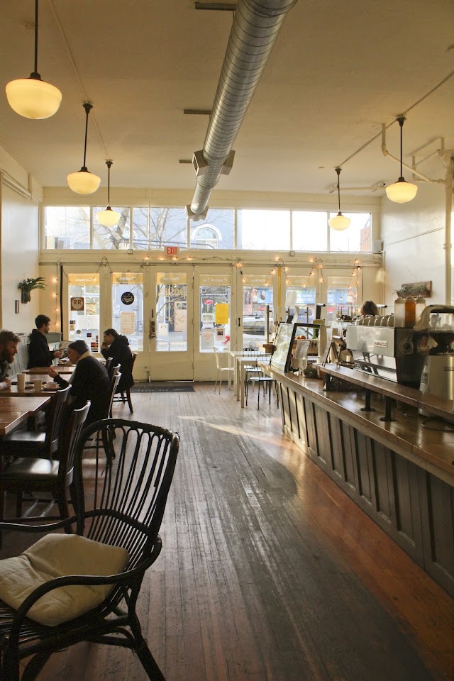 Posies Bakery & Cafe in North Portland